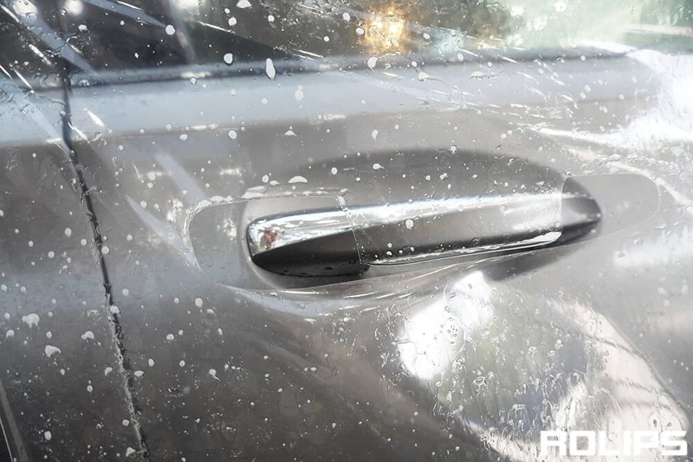 新車鍍晶好還是貼車衣好？（3）