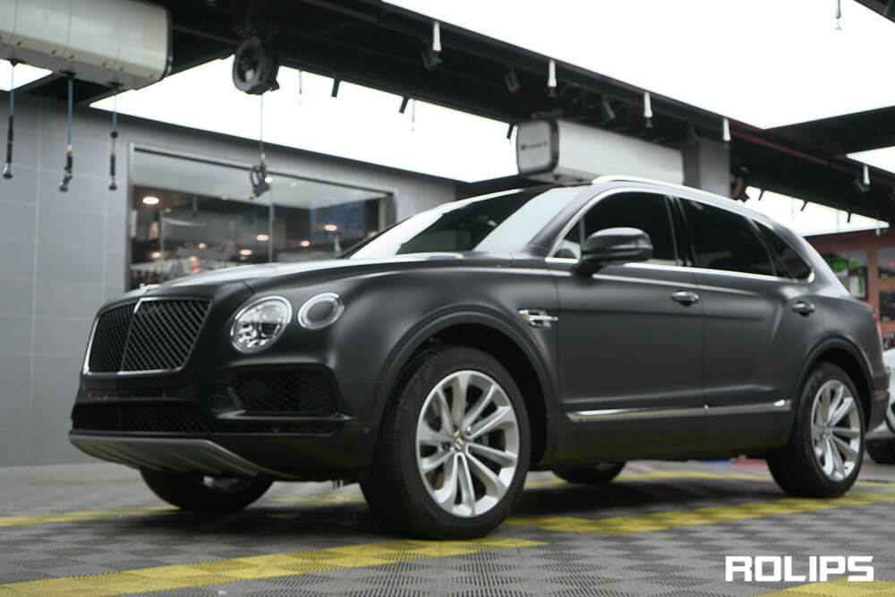 貼隱形車衣還用打蠟嗎？隱形車衣和打蠟?zāi)膫€對車漆的保護更好？