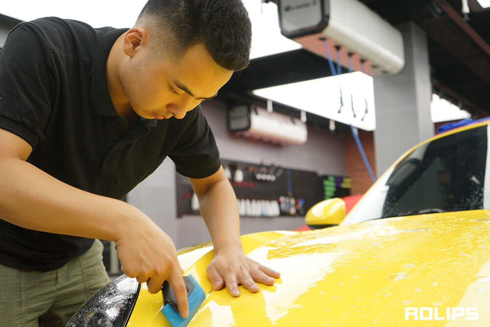 黃色保時(shí)捷貼隱形車衣會(huì)影響車漆嗎？（3）