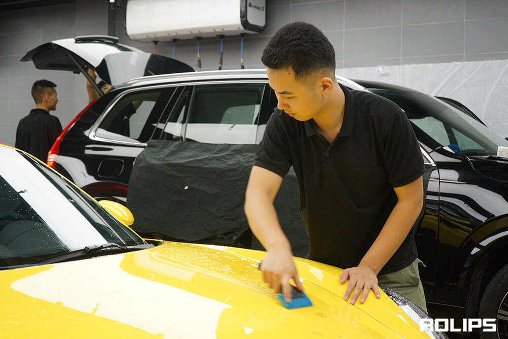 黃色保時(shí)捷貼隱形車衣會(huì)影響車漆嗎？（4）