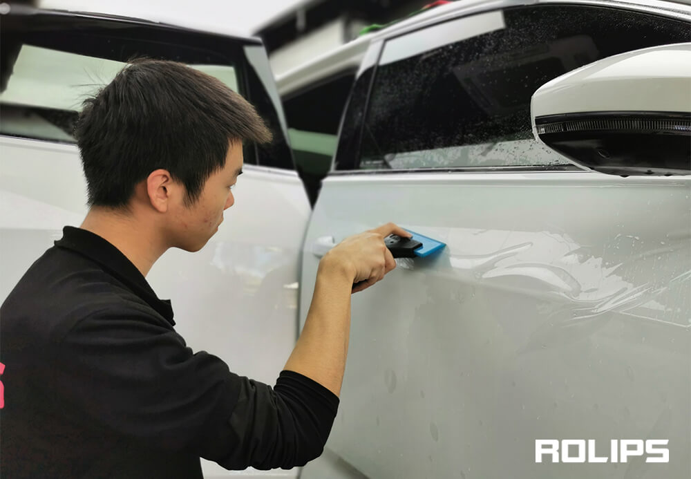 隱形車衣上的膠怎么去除？