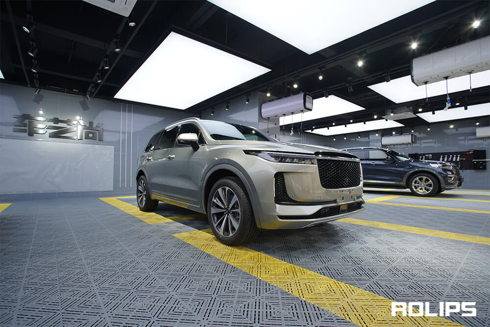 隱形車衣因為可以全方面的保護車衣逐漸成為汽車保養(yǎng)的主流，但是隱形車衣為什么會有很多條紋？