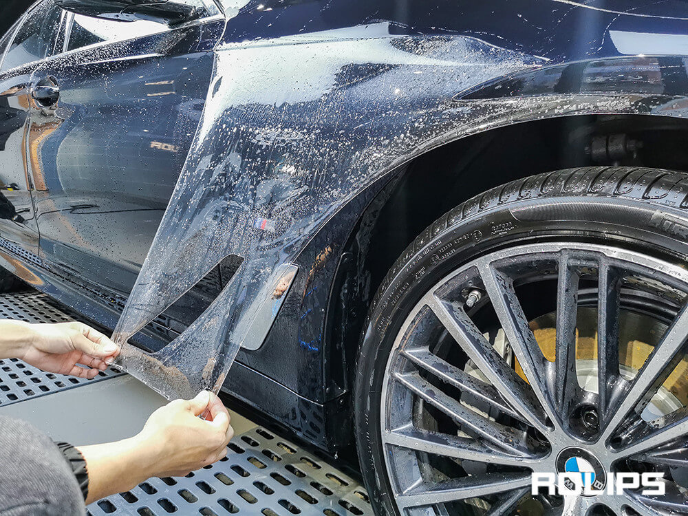 寶馬5系施工ROLIPS漆面保護(hù)膜過(guò)程展示（五）